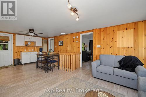 31 Loon Echo Trail, Seguin, ON - Indoor Photo Showing Living Room
