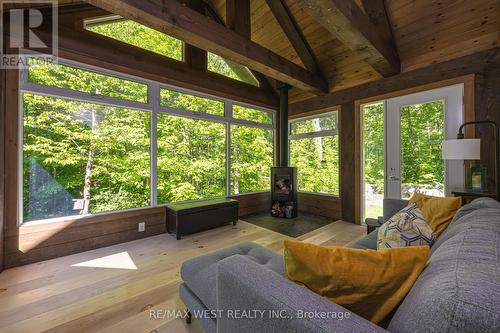 215 Flatrock Road, Tweed, ON - Indoor