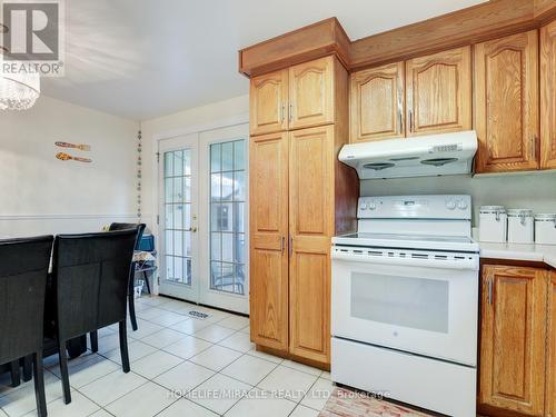128 Macatee Place S, Cambridge, ON - Indoor Photo Showing Kitchen