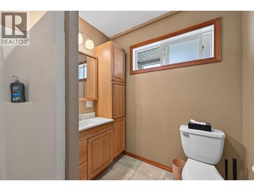 6750 Heffley Road, Kamloops, BC - Indoor Photo Showing Bathroom