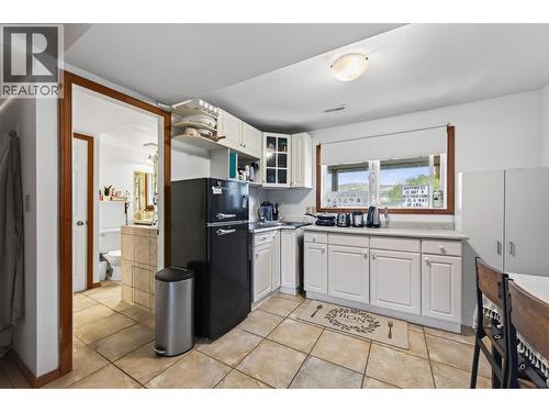 6750 Heffley Road, Kamloops, BC - Indoor Photo Showing Kitchen