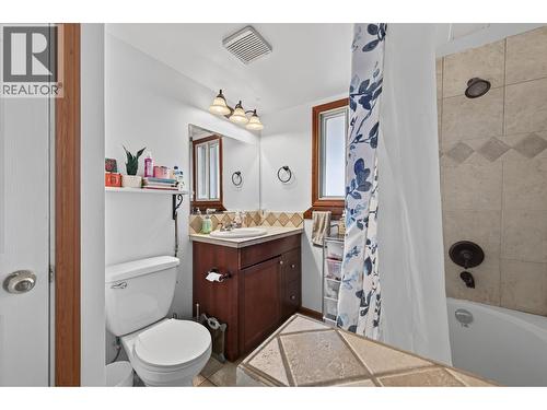 6750 Heffley Road, Kamloops, BC - Indoor Photo Showing Bathroom