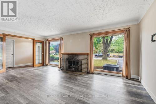367 Brock Street, London South (South B), ON - Indoor Photo Showing Living Room With Fireplace