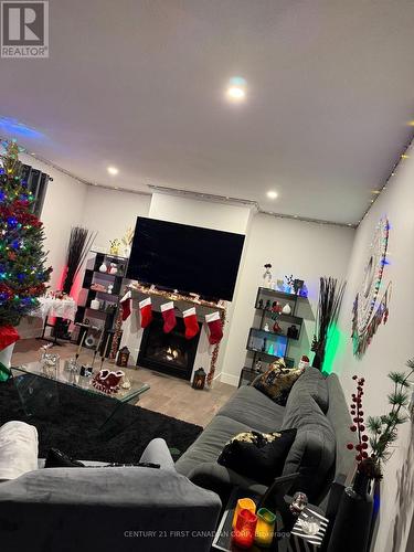 44 Kelly Drive, Zorra (Thamesford), ON - Indoor Photo Showing Other Room