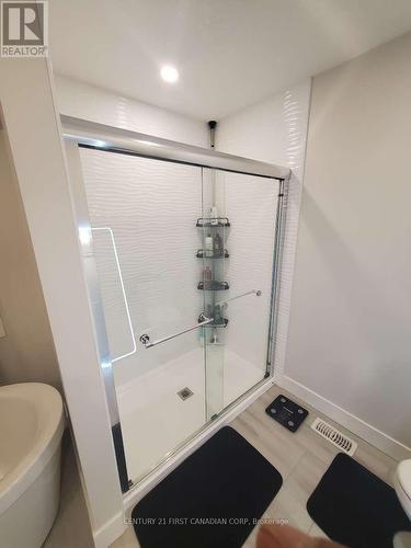 44 Kelly Drive, Zorra (Thamesford), ON - Indoor Photo Showing Bathroom