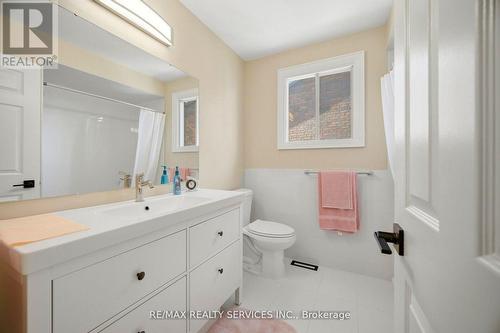23 Newbury Crescent, Brampton, ON - Indoor Photo Showing Bathroom