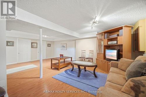 23 Newbury Crescent, Brampton, ON - Indoor