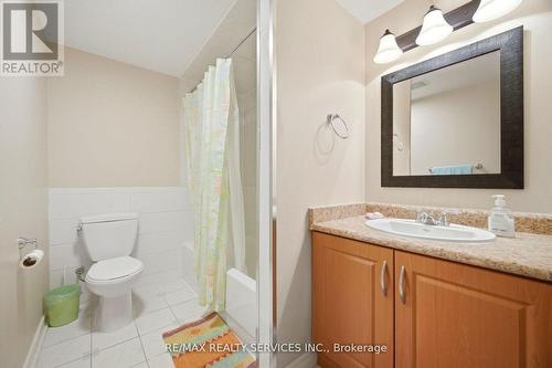 23 Newbury Crescent, Brampton, ON - Indoor Photo Showing Bathroom