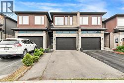 55 GREENWICH Avenue  Stoney Creek, ON L8J 0L6