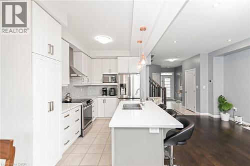 55 Greenwich Avenue, Stoney Creek, ON - Indoor Photo Showing Kitchen With Double Sink With Upgraded Kitchen
