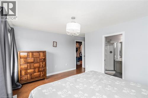55 Greenwich Avenue, Stoney Creek, ON - Indoor Photo Showing Bedroom