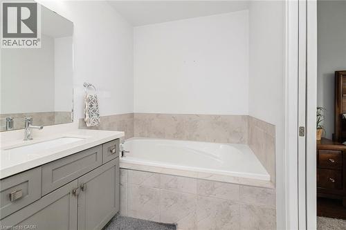 55 Greenwich Avenue, Stoney Creek, ON - Indoor Photo Showing Bathroom