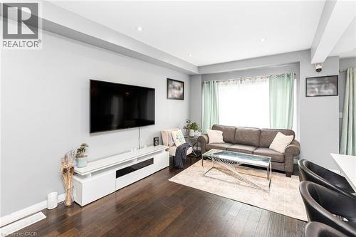 55 Greenwich Avenue, Stoney Creek, ON - Indoor Photo Showing Living Room