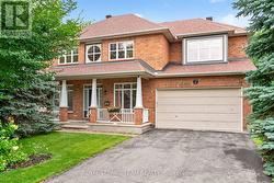 88 OSPREY CRESCENT Ottawa, ON K2M 2Z8