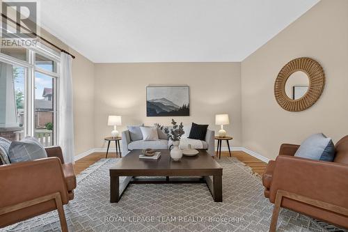 88 Osprey Crescent, Ottawa, ON - Indoor Photo Showing Living Room