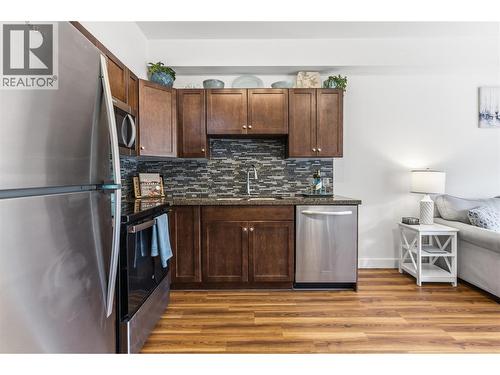 1875 Country Club Drive Unit# 1405, Kelowna, BC - Indoor Photo Showing Kitchen