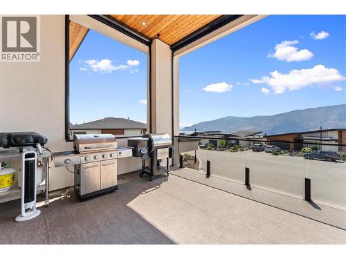 9815 Beacon Hill Crescent, Lake Country, BC - Outdoor