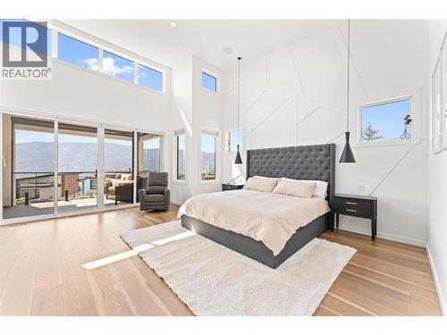 9815 Beacon Hill Crescent, Lake Country, BC - Indoor Photo Showing Bedroom
