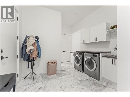 9815 Beacon Hill Crescent, Lake Country, BC - Indoor Photo Showing Laundry Room
