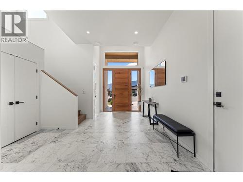 9815 Beacon Hill Crescent, Lake Country, BC - Indoor Photo Showing Other Room