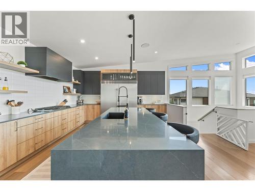 9815 Beacon Hill Crescent, Lake Country, BC - Indoor Photo Showing Kitchen With Upgraded Kitchen