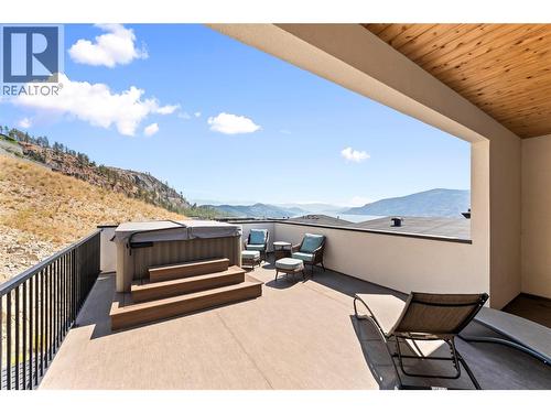 9815 Beacon Hill Crescent, Lake Country, BC - Outdoor With Deck Patio Veranda With Exterior