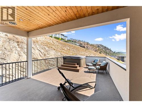 9815 Beacon Hill Crescent, Lake Country, BC - Outdoor With Deck Patio Veranda With Exterior