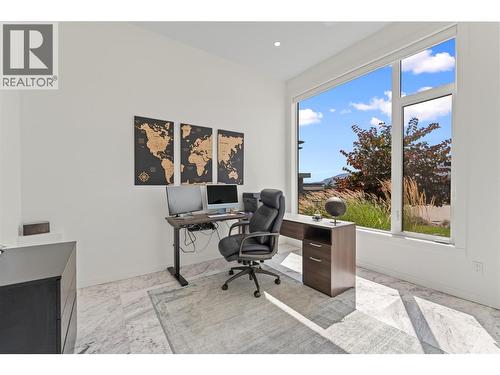 9815 Beacon Hill Crescent, Lake Country, BC - Indoor