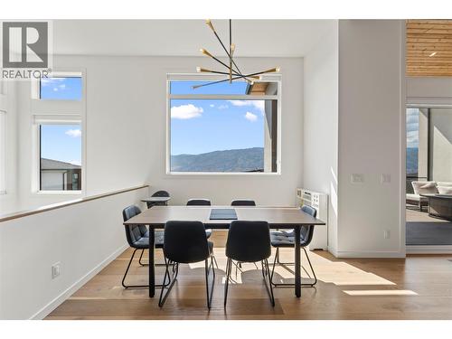 9815 Beacon Hill Crescent, Lake Country, BC - Indoor Photo Showing Dining Room