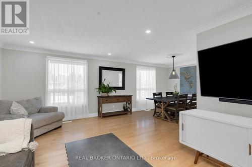 975 Sunnidale Road, Springwater, ON - Indoor Photo Showing Living Room