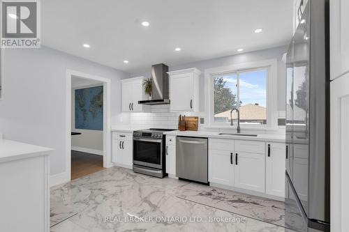 975 Sunnidale Road, Springwater, ON - Indoor Photo Showing Kitchen With Stainless Steel Kitchen With Upgraded Kitchen