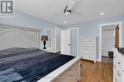 975 Sunnidale Road, Springwater, ON - Indoor Photo Showing Bedroom