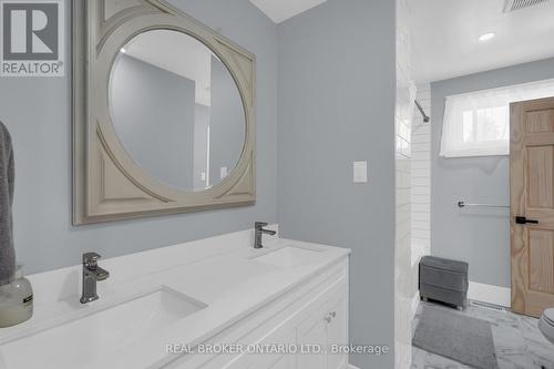 975 Sunnidale Road, Springwater, ON - Indoor Photo Showing Bathroom