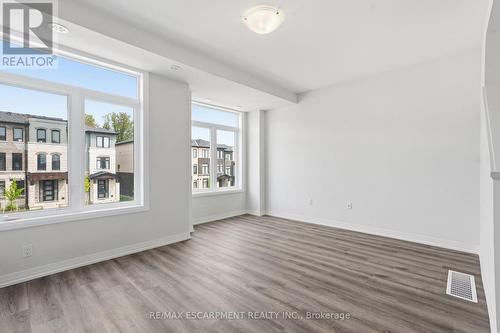 33 - 155 Equestrian Way, Cambridge, ON - Indoor Photo Showing Other Room