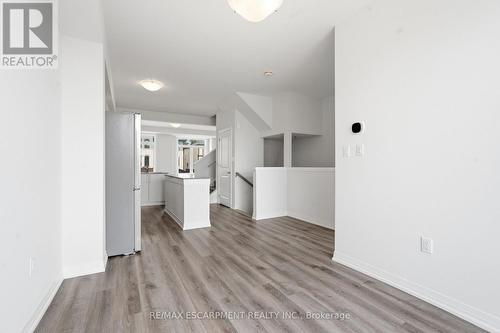33 - 155 Equestrian Way, Cambridge, ON - Indoor
