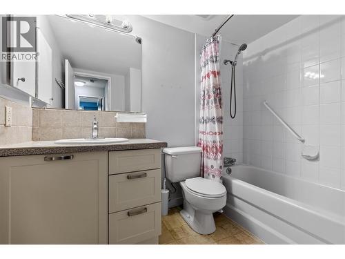 40 Ridgemont Avenue Unit# 101, Fernie, BC - Indoor Photo Showing Bathroom