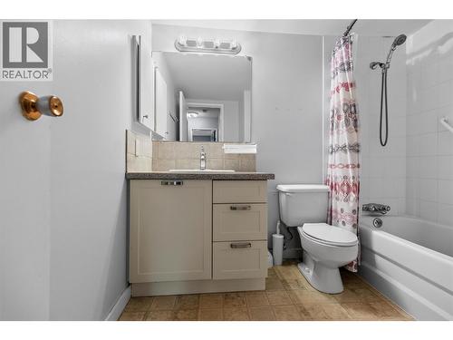 40 Ridgemont Avenue Unit# 101, Fernie, BC - Indoor Photo Showing Bathroom