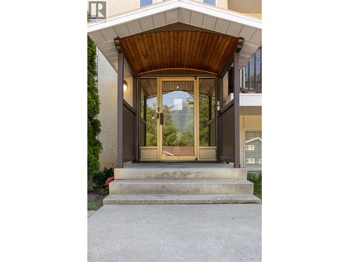 40 Ridgemont Avenue Unit# 101, Fernie, BC - Outdoor With Exterior