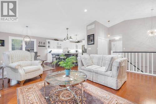 5 Hickory Court, Brighton, ON - Indoor Photo Showing Living Room
