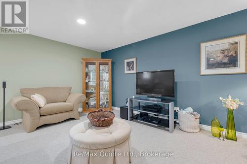 5 Hickory Court, Brighton, ON - Indoor Photo Showing Living Room