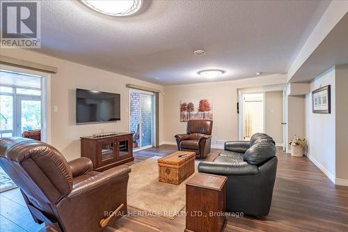 85 South Harbour Drive, Kawartha Lakes (Bobcaygeon), ON - Indoor Photo Showing Living Room