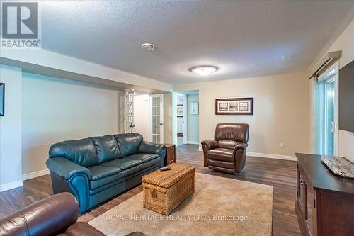 85 South Harbour Drive, Kawartha Lakes (Bobcaygeon), ON - Indoor Photo Showing Living Room