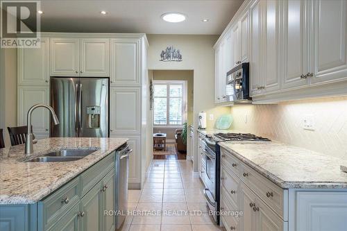 85 South Harbour Drive, Kawartha Lakes (Bobcaygeon), ON - Indoor Photo Showing Kitchen With Double Sink With Upgraded Kitchen