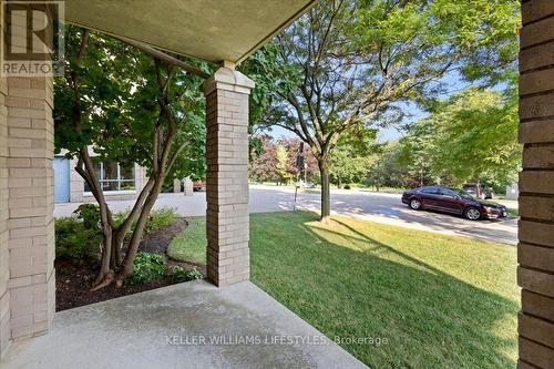 113 - 511 Gainsborough Road, London North (North F), ON - Outdoor