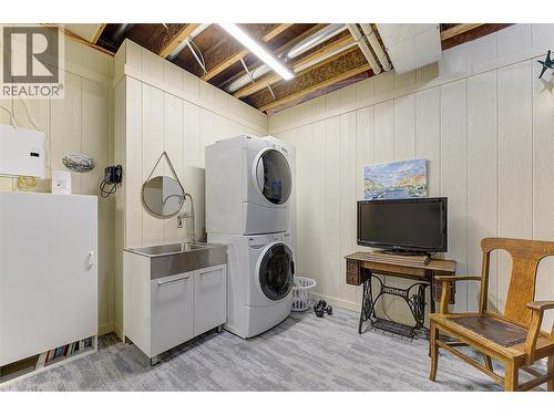 12931 East Ridge Drive, Lake Country, BC - Indoor Photo Showing Laundry Room