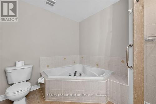 99 - 710 Spring Gardens Road, Burlington, ON - Indoor Photo Showing Bathroom