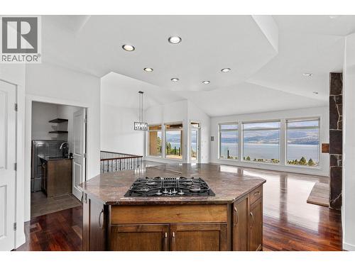 1581 Gregory Road, West Kelowna, BC - Indoor Photo Showing Kitchen With Upgraded Kitchen