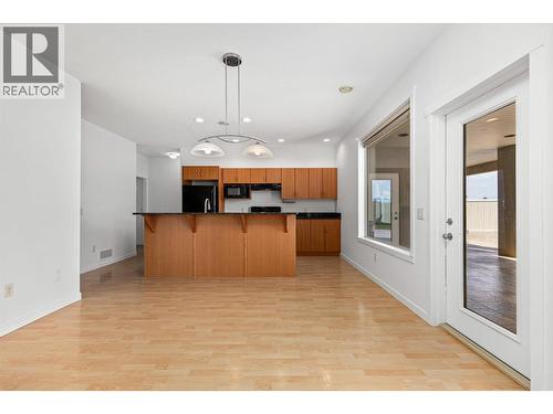 1581 Gregory Road, West Kelowna, BC - Indoor Photo Showing Kitchen