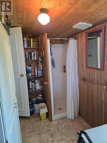 499 Bruce Road 13 Road, Native Leased Lands, ON - Indoor