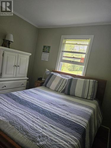 499 Bruce Road 13 Road, Native Leased Lands, ON - Indoor Photo Showing Bedroom